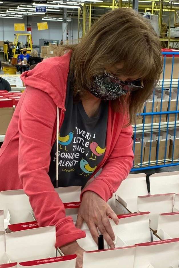 Nina Aubé Signing